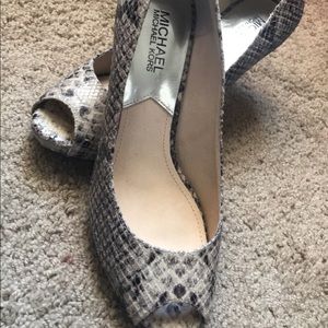 Michael Kors flex peep toe pump shoes